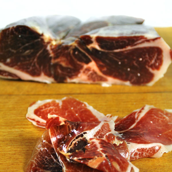 Offre d’été: Épaule pata negra Bellota (5.750Kg) + support à jambon + couteau = 112€