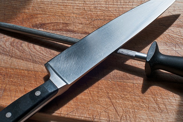 Comment affûter un couteau à jambon?